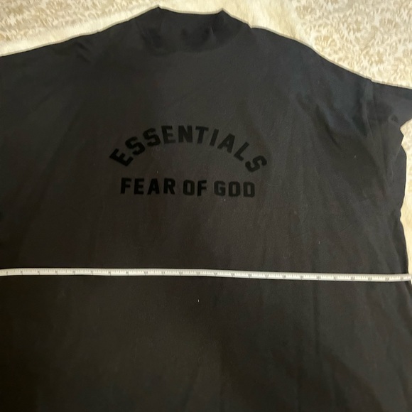 Essential Shirt - Picture 1 of 5